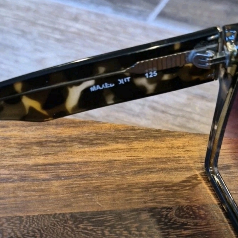 Quay Maxed Out Square Stud Detail Sunglasses in Faded Camo, Good Pre-Loved - Picture 10 of 14